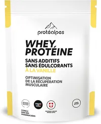Sachet blanc de protéines en poudre Protéalpes saveur vanille, avec des accents jaunes. Le texte sur l'emballage indique 'WHEY PROTÉINE', 'SANS ADDITIFS SANS ÉDULCORANTS À LA VANILLE', 'FABRIQUÉ EN FRANCE', 'PROTÉINES ORIGINE RHÔNE-ALPES' et 'CONÇU PAR DES PHARMACIENS'.