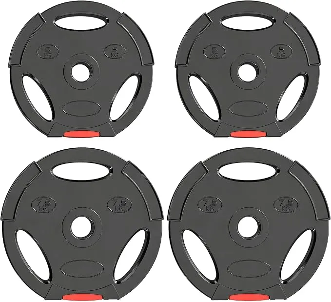 Quatre disques de poids noirs SPORTNOW, deux de 5 kg et deux de 7,5 kg, chacun doté de trois poignées ergonomiques et d'un insert rouge, présentés sur un fond blanc.